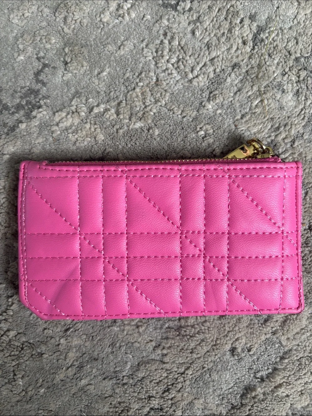 Steve Madden Hot Pink Card & Zip Pocket Holder purple stain